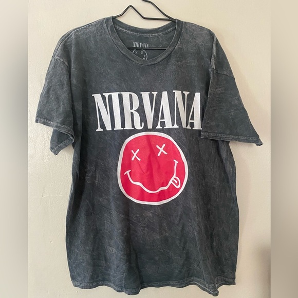 Distressed Gray Nirvana Smiley Graphic Live 93 Concert T Shirt Size XL Grunge - Picture 7 of 7